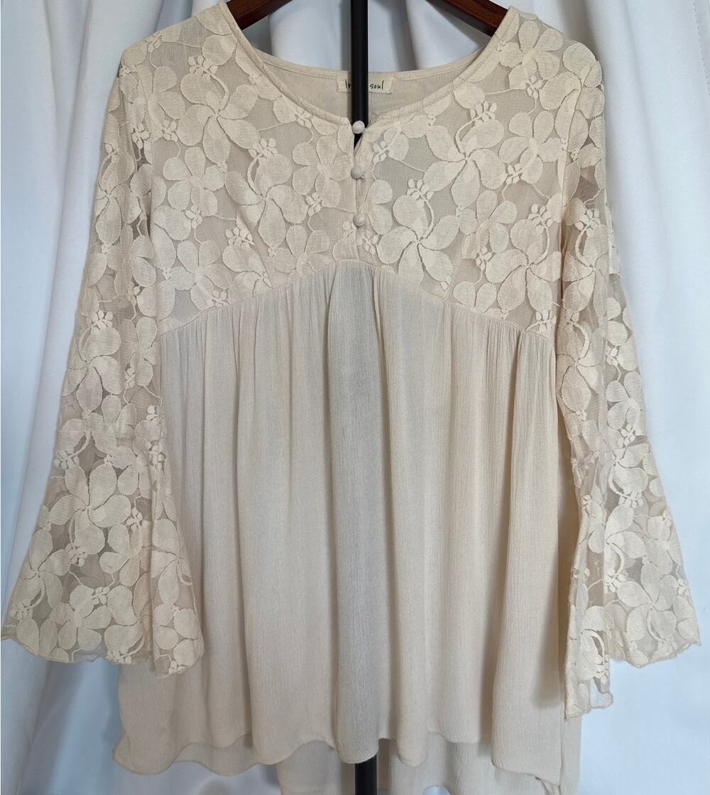 Lace Ivory Tunic Boho Bell Sleeves Small – EUC- Beautiful Ethereal Top